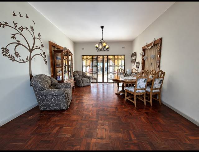 5 BEDROOM HOUSE FOR SALE IN UNITAS PARK